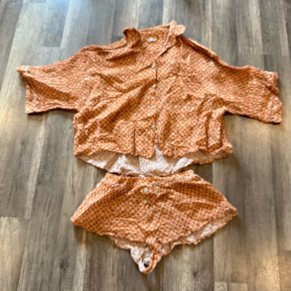Free People Care FP Linen Daydreamer Set /
Sand Combo - Picture 7 of 16